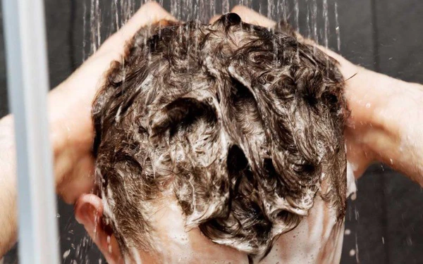 Chăm sóc tóc hàng ngày - Gội đầu đều đặng