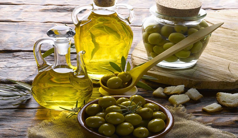 Điều trị vẩy nến da đầu bằng dầu olive