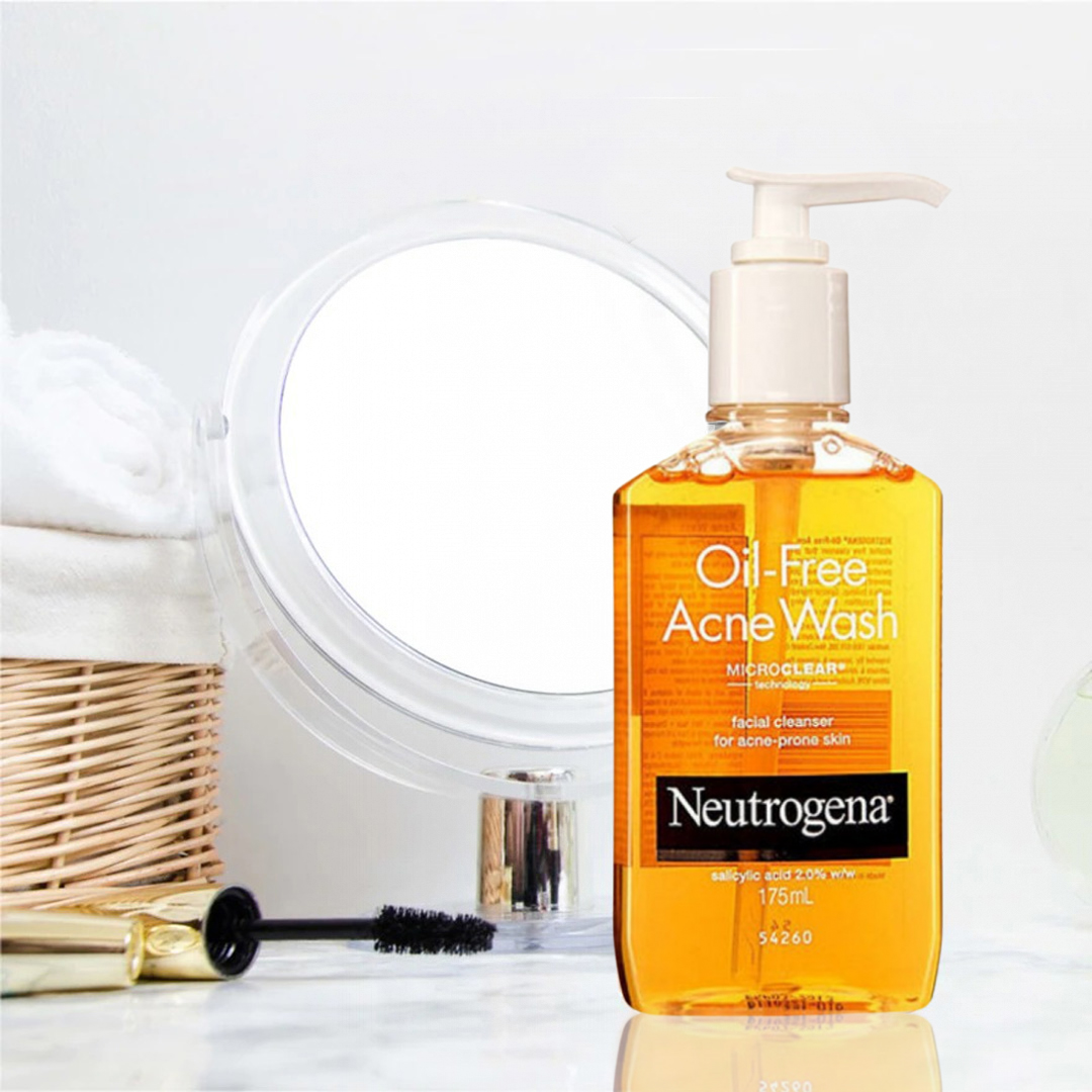 Neutrogena Acne dành cho da Treatment