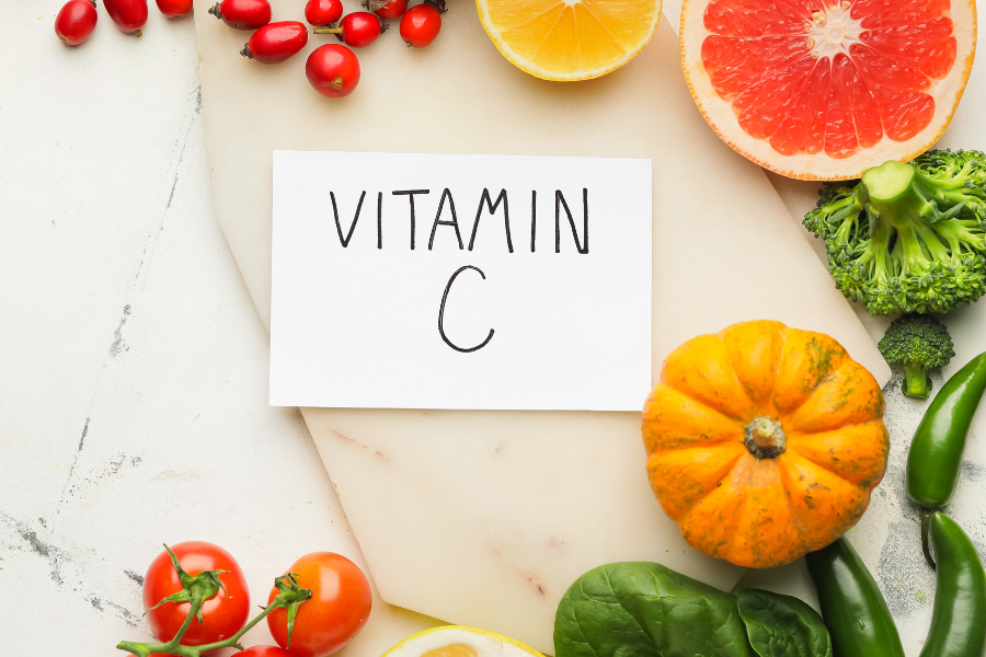 Kết hợp thêm thực phẩm giàu vitamin C để cơ thể hấp thu sắt tốt hơn