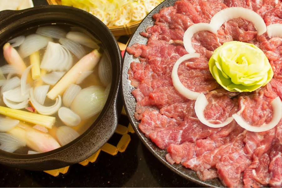 cách nấu lẩu bò nhúng giấm 
