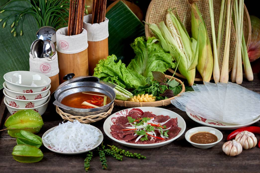 cách nấu lẩu bò nhúng giấm 