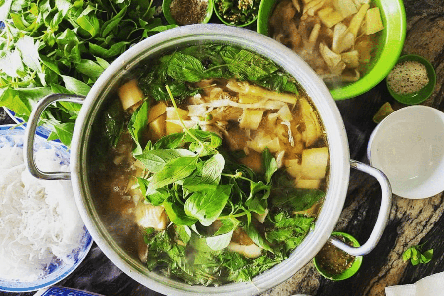 cách nấu lẩu gà lá é 
